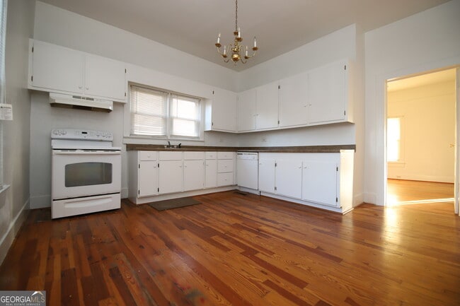 Building Photo - 201 Jennings St