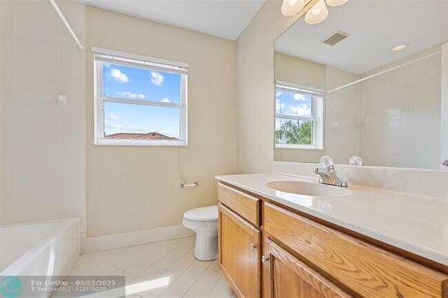 Building Photo - 3808 Miramontes Cir