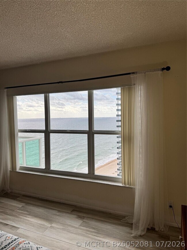 Building Photo - 3550 Galt Ocean Dr