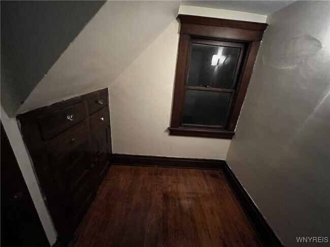 Building Photo - 168 Rodney Ave