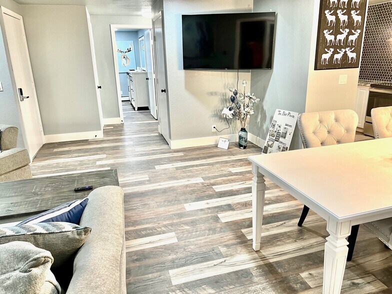 Building Photo - 21 Woodmere Ct