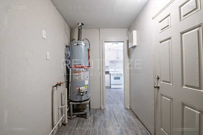 Building Photo - Beautiful 3 Bedroom/1 Bathroom Home in Mobile!