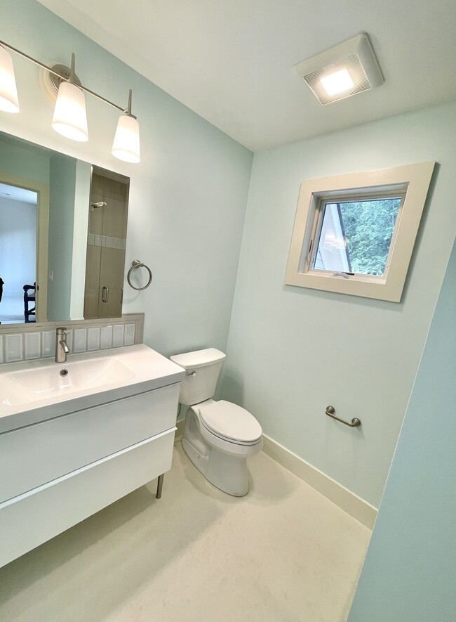 Building Photo - 175 Arch Bridge Rd