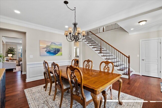 Building Photo - Elegant Single-Family Residence with Upscale Finishes in Amenity-Rich Community