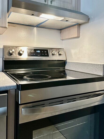 Building Photo - 18041 Biscayne Blvd