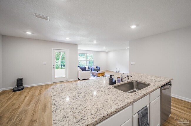 Building Photo - 6347 Burrow Ln