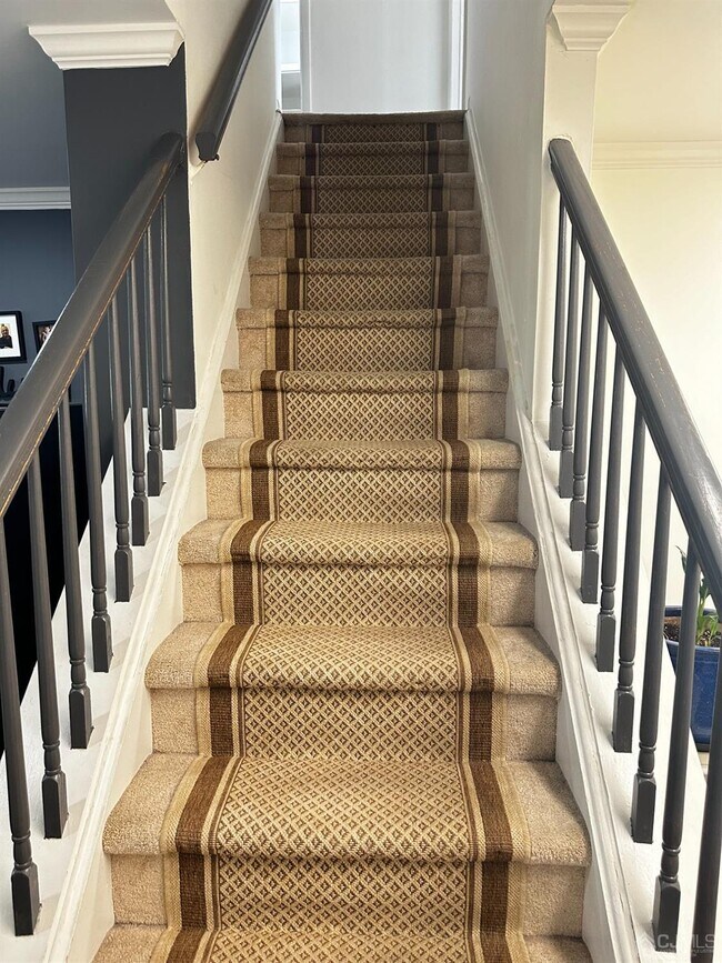 Building Photo - 107 Thoreau Dr