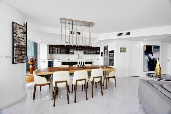 Building Photo - 2127 Brickell Ave