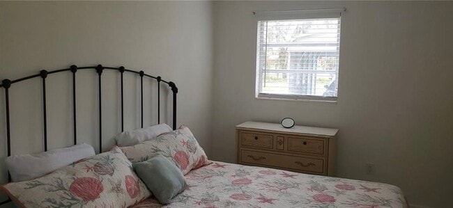 Building Photo - 19 Windy Point Rd