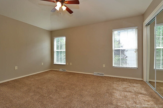 Building Photo - 1345/1347 Amblewood