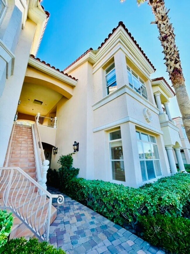 Building Photo - WONDERFULLY UPGRADED “GOLF VILLA” IN: GUAR...