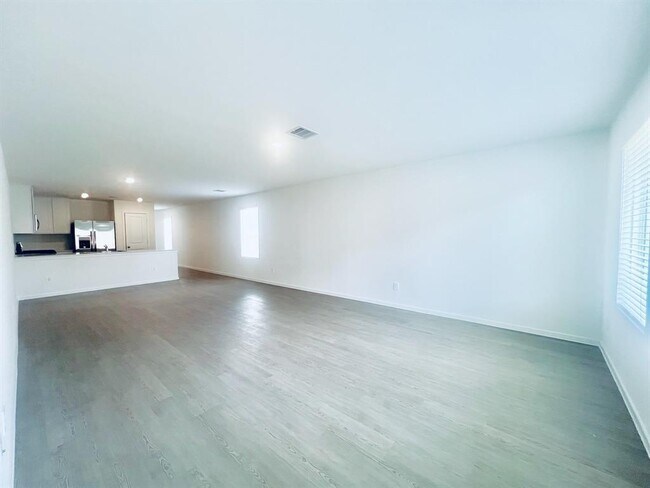 Building Photo - 3047 Mallorca Dr