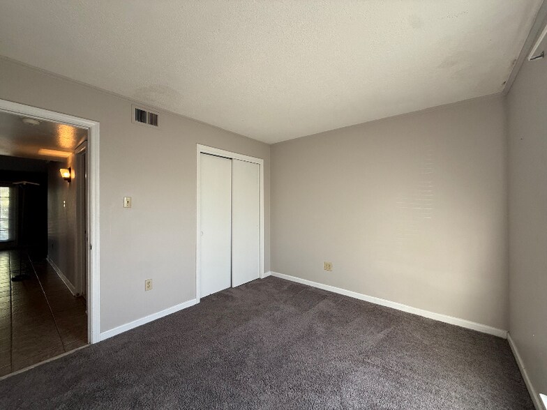 Building Photo - 11271 Florida Blvd