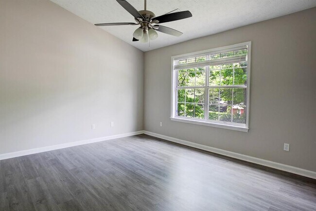 Building Photo - 4940 Tanners Spring Dr