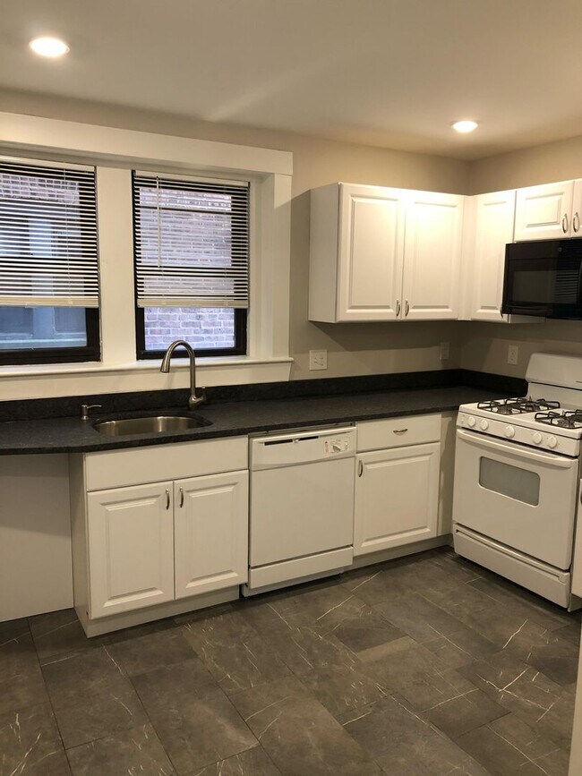 Building Photo - Avl 6/1 - Porter Sq 3.5BR, hot water inc, updated kitchen!