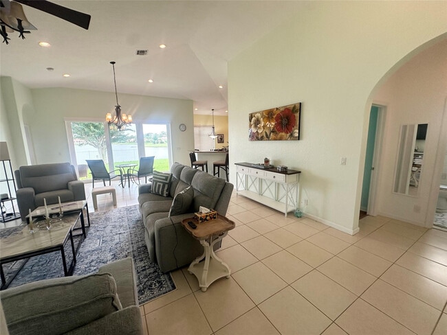 Building Photo - 6028 Santa Margarito Dr