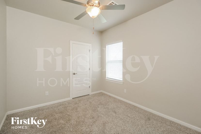 Building Photo - 11409 NW 100th Ct