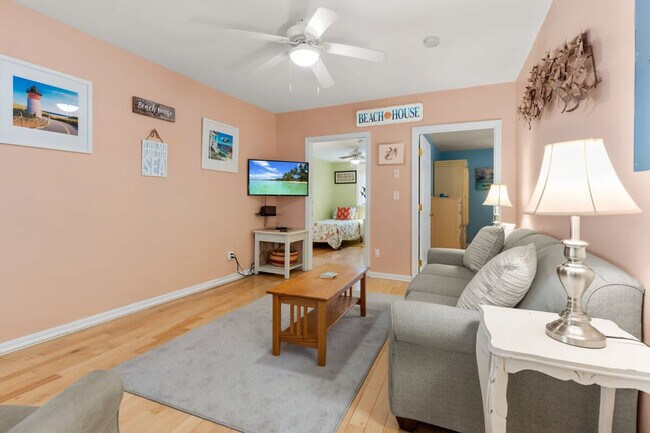 Building Photo - 24 Ashworth Ave