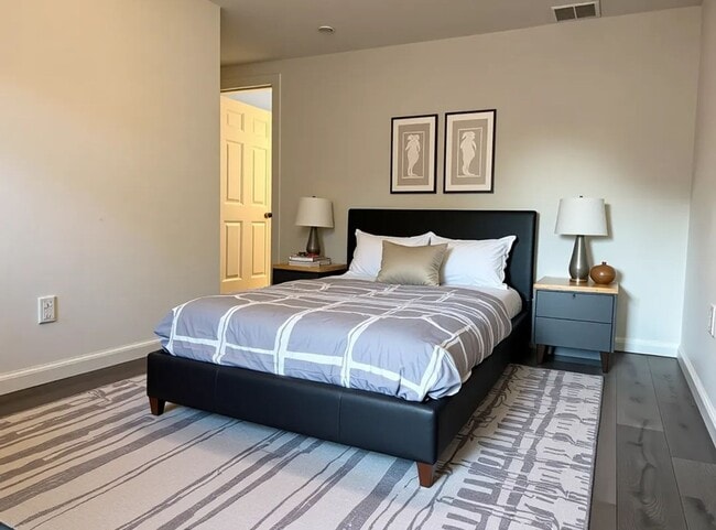 Building Photo - 2351 Longohrn