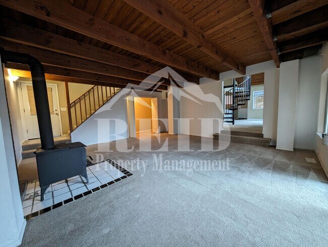 Building Photo - Charming 2-Bedroom Belfair Home