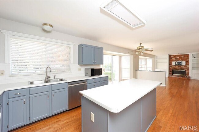 Building Photo - 226 Cheval Square Dr