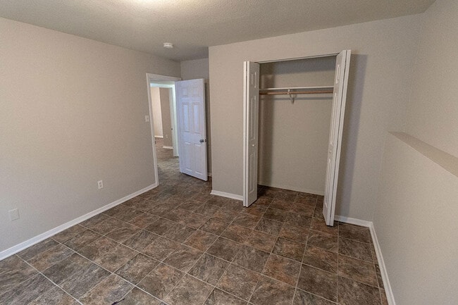 Building Photo - 1011 W Ash St