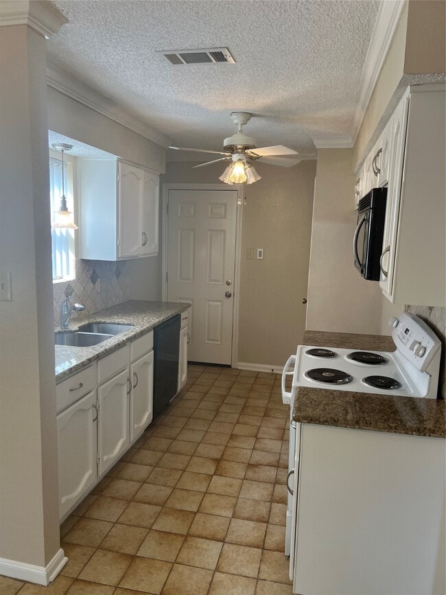 Building Photo - 5115 Autumn Forest Dr