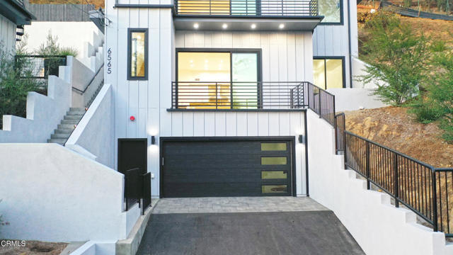 Building Photo - 6565 Pickwick St