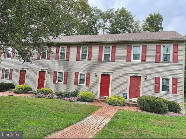 Building Photo - 1617 Chadwick Cir