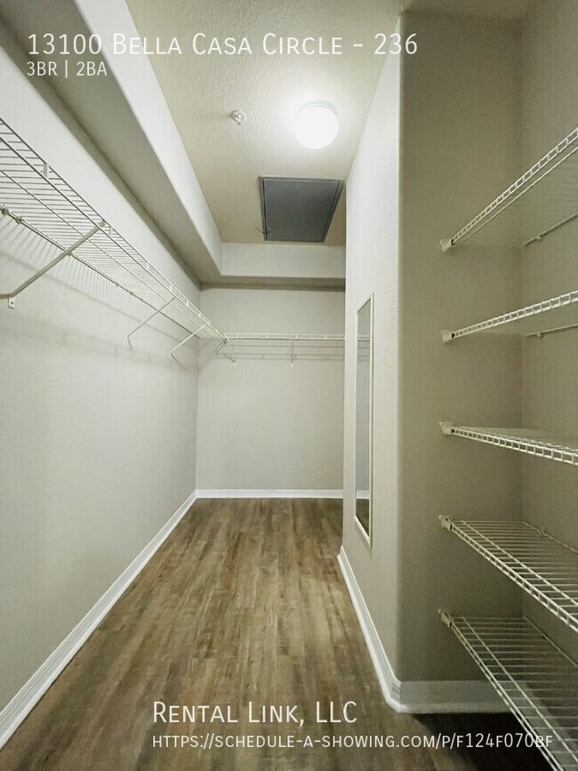 Building Photo - 13100 Bella Casa Cir