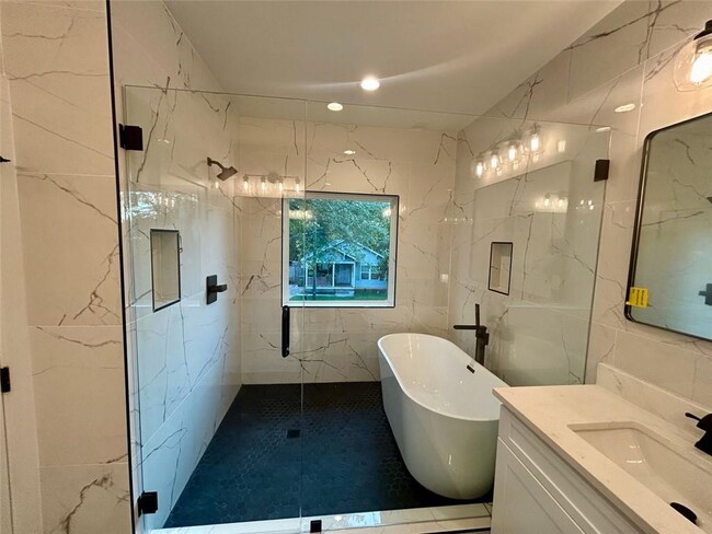 Building Photo - 854 Smith St SW