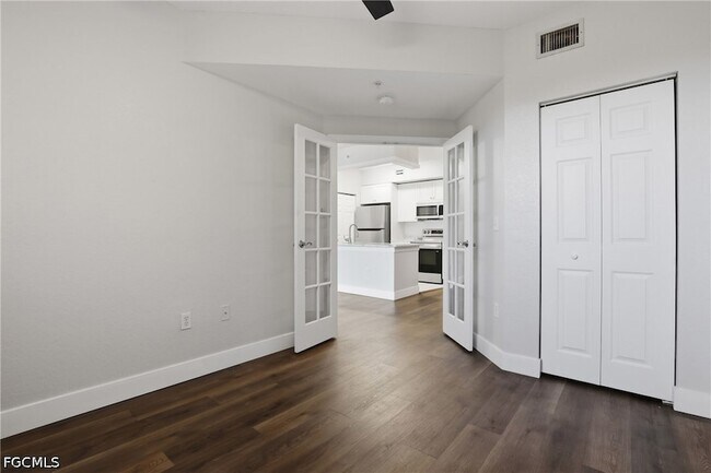 Building Photo - 6321 Aragon Way