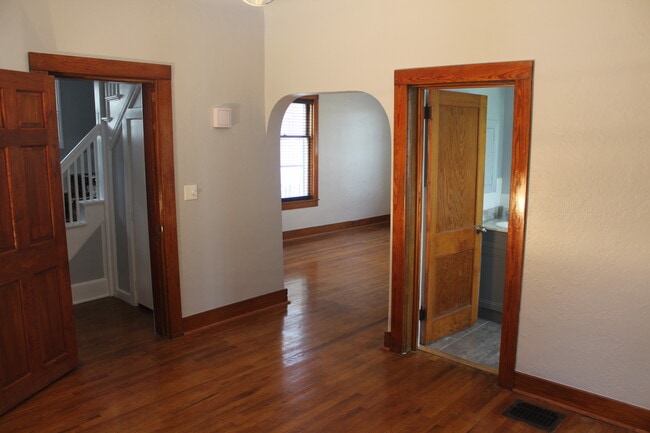 Building Photo - 834 4th St NW