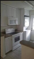 Building Photo - 1788 Poinsettia Ave