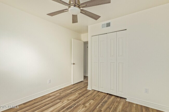 Building Photo - 3131 W Cochise Dr