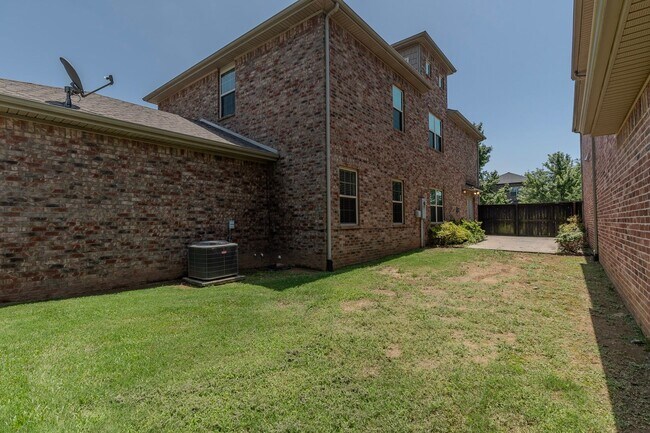 Building Photo - 537 N Salem Rd