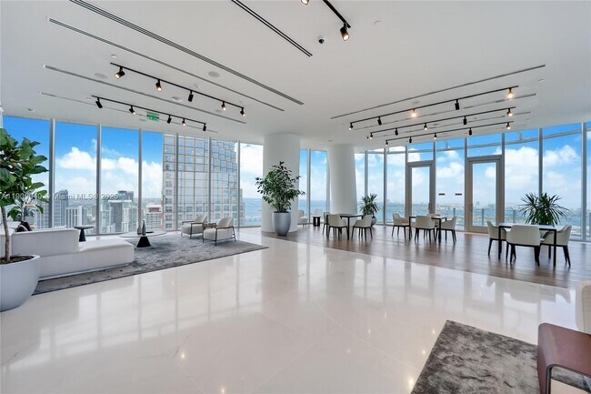 Building Photo - 300 Biscayne Blvd Way