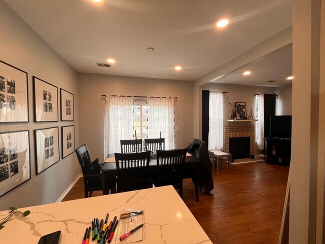 Building Photo - 610 Lakeridge Ct