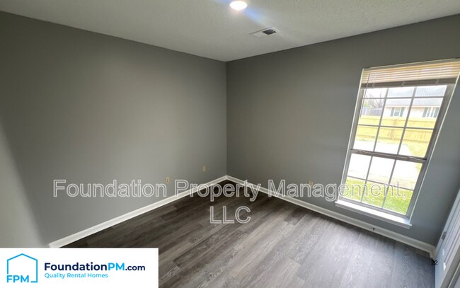 Building Photo - 7083 Gleneagles Dr