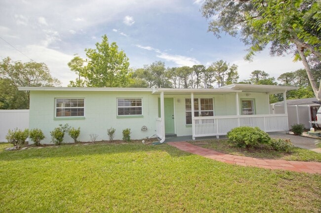Primary Photo - 323 Elm Dr