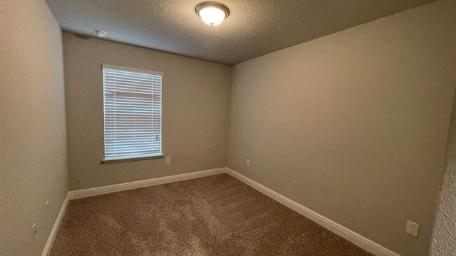 Building Photo - 6053 Royal Port Ct