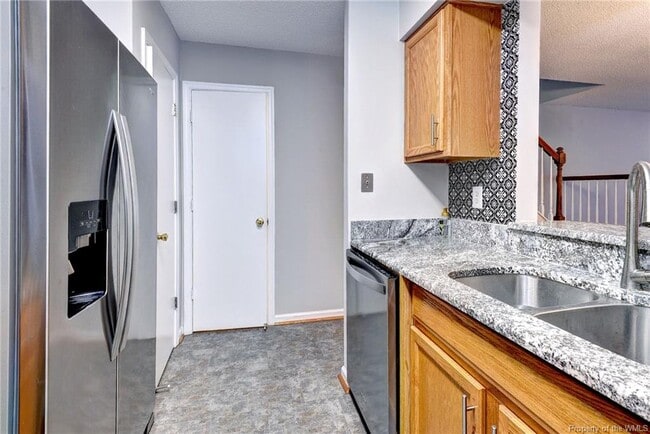 Building Photo - 1005 Settlement Dr