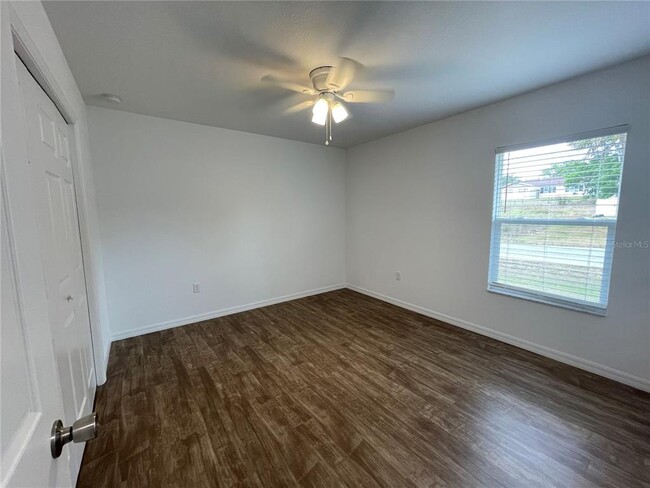 Building Photo - 613 Eden Dr