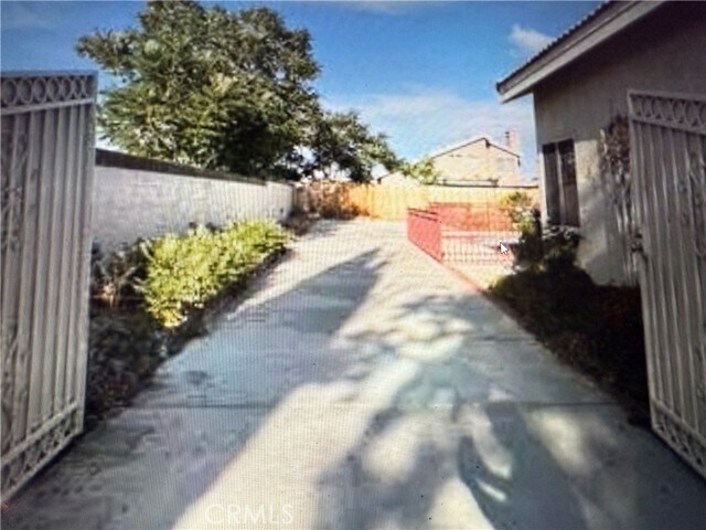 Building Photo - 44256 Sundell Ave