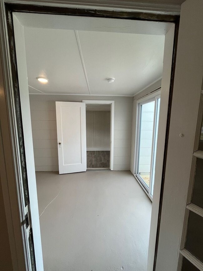 Building Photo - Newly Renovated Single-Family Home in Wash...