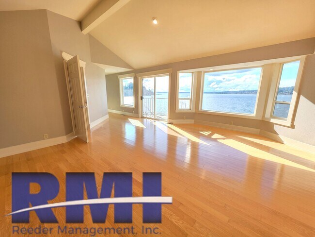 Building Photo - Waterfront Oasis!!!!