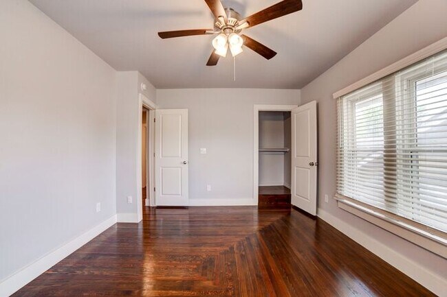 Building Photo - 3/2.5 Dream Home With Lots Of Charm