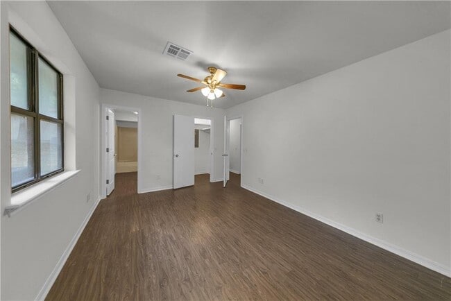 Building Photo - 56 Billingsley Dr
