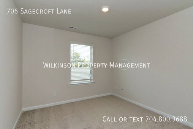 Building Photo - 706 Sagecroft Ln