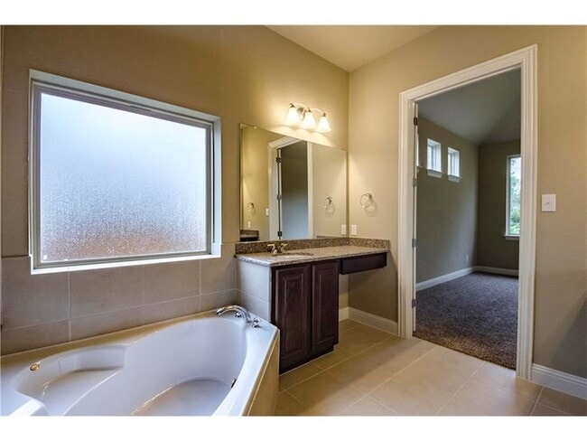 Building Photo - 10671 Villanova Dr